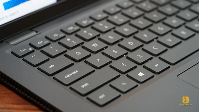 Laptop Dell Latitude 7420 có bàn phím và touchpad dễ sử dụng