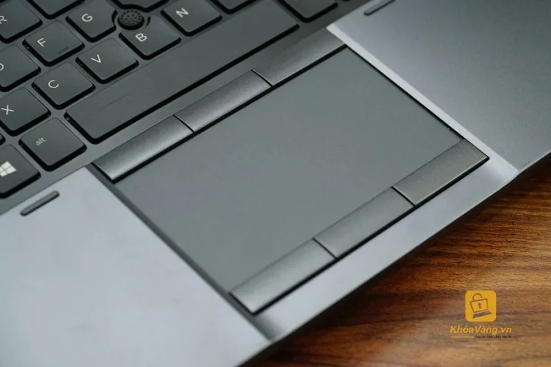 Touchpad của HP Zbook 17 G2 với độ lớn vừa đủ