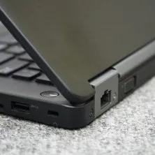 Laptop cũ Dell Latitude E5470 Core i7 -6820HQ ram 8g ssd 128g 14 inch