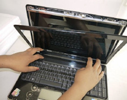 Nguyên nhân khiến laptop bị gãy bản lề là gì? Xử lý ngay