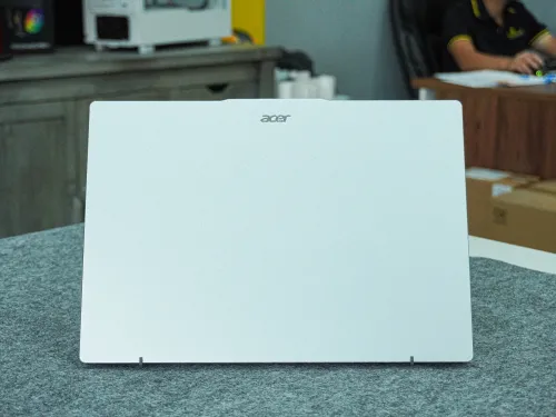 Acer Swift Go SFG14-73T-75FA | Core Ultra 7 155H | RAM 16GB | SSD 1TB | 14 inch WUXGA (1920x1200) Touch | New Outlet