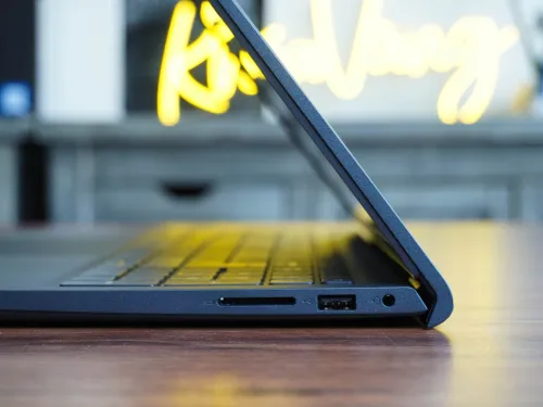 Dell Pro 15 Essential PV15250 | Core 3 100U | RAM 8GB | SSD 512GB | 15.6 inch FHD (1920x1080) 120Hz | Carbon Black | New Fullbox