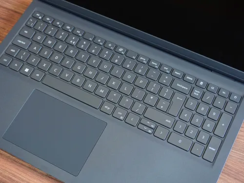 Dell Pro 15 Essential PV15250 | Core 3 100U | RAM 8GB | SSD 512GB | 15.6 inch FHD (1920x1080) 120Hz | Carbon Black | New Fullbox