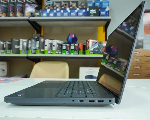 Dell Pro Max 16 Plus MB16250 | Core Ultra 7 265HX | RAM 32GB | SSD 1TB | RTX PRO 2000 Blackwell 8GB | 16 inch UHD+ OLED TOUCH | Like New