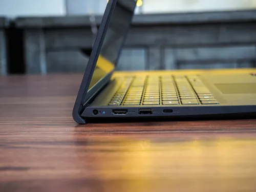 Dell Pro 15 Essential (PV15255) AMD Ryzen 5 7520U | RAM 8GB | SSD 512GB | 15.6 inch FHD (1920x1080) IPS - New Fullbox