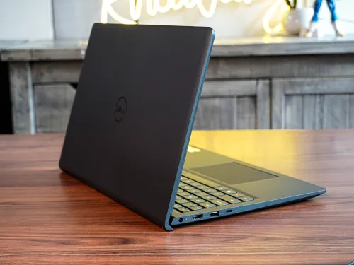 Dell Pro 15 Essential (PV15255) AMD Ryzen 5 7520U | RAM 8GB | SSD 512GB | 15.6 inch FHD (1920x1080) IPS - New Fullbox