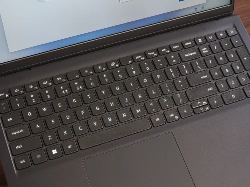 Dell Pro 15 Essential (PV15255) AMD Ryzen 5 7520U | RAM 8GB | SSD 512GB | 15.6 inch FHD (1920x1080) IPS - New Fullbox