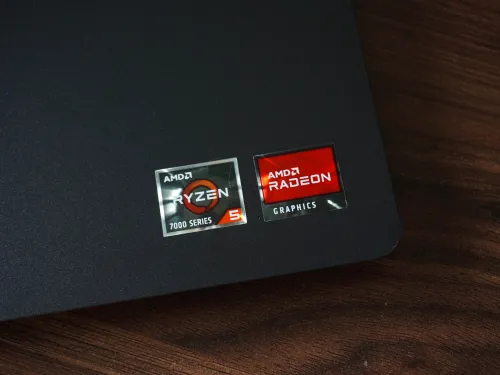 Dell Pro 15 Essential (PV15255) AMD Ryzen 5 7520U | RAM 8GB | SSD 512GB | 15.6 inch FHD (1920x1080) IPS - New Fullbox