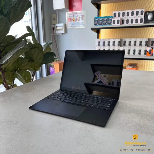 Surface laptop 4 max option matte Black- i7-1185G7 | RAM 32GB | SSD 1TB | 13.5 inch QHD+ Touch Like new 97%