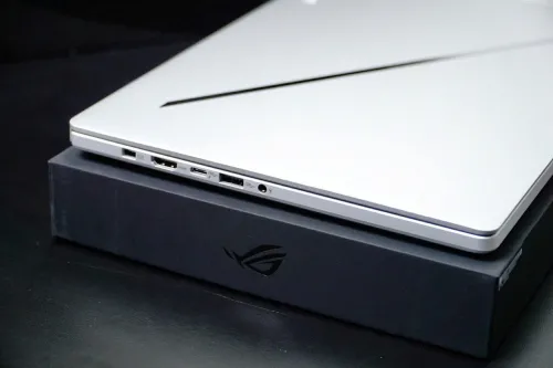 Asus ROG Zephyrus G14 (GA403) Ryzen 9 270 | RTX 5060 8GB | RAM 16GB | SSD 1TB | 14 inch 2.8K (2880x1800) 120Hz OLED - Platinum White - New Fullbox