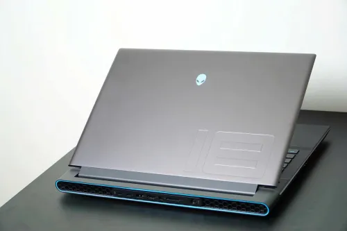 Dell Alienware M18 R1 | Ryzen 9 7845HX | RAM 32GB | SSD 1TB | RTX 4080 12GB | 18 inch FHD+ 480Hz | NEW 100% Full Box