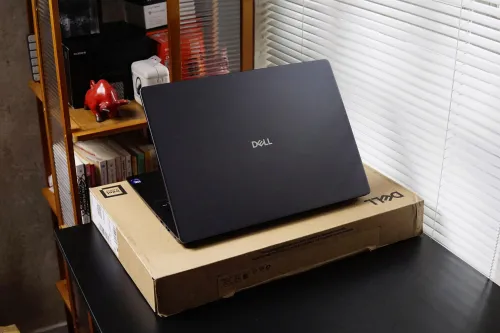 Dell Pro 5 16 P516260 | Intel Core Ultra X7 368H vPro | RAM 64GB | SSD 1TB | Intel Arc B390 | 16 inch QHD+ 120Hz Black - New Fullbox