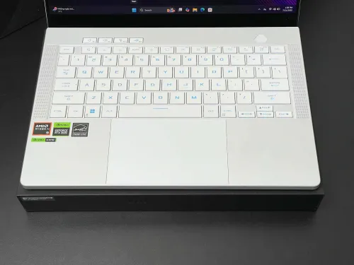 Asus ROG Zephyrus G14 (GA403U) Ryzen 9 8945HS | RTX 4060 8GB | RAM 16GB | SSD 1TB | 14 inch 3K (2880x1800) 120Hz OLED - Platinum White - Like New 99% Fullbox