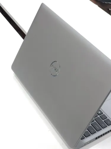 Dell Precision 3581 Core i7-13800H | RAM 16GB | SSD 512GB | RTX A1000 6GB | 15.6 inch FHD (1920x1080) IPS - Likenew