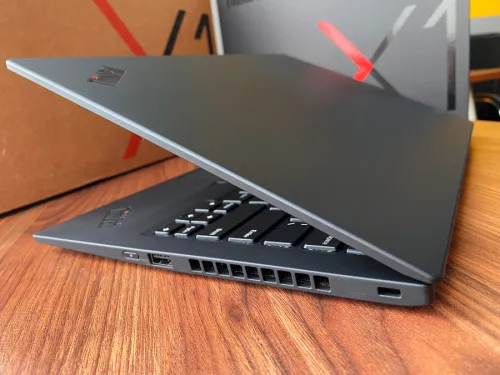 Lenovo Thinkpad X1 Carbon Gen 7 | Core i7-8665U | RAM 16GB | SSD 256GB | 14 inch FHD | Like new 99%