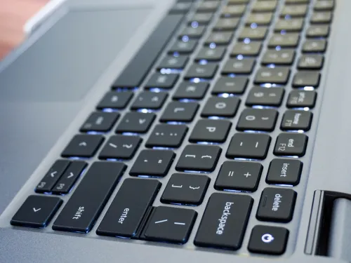 Dell Latitude 3340 | Intel Core™ i3-1315U | RAM 8GB | SSD 256GB | 13.3 inch FHD | Titan Gray - New Fullbox