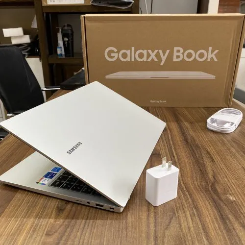 Samsung Galaxy Book 15 Core i7-1165G7 | RAM 16GB | SSD 256GB | 15.6 inch FHD | Like new 99%