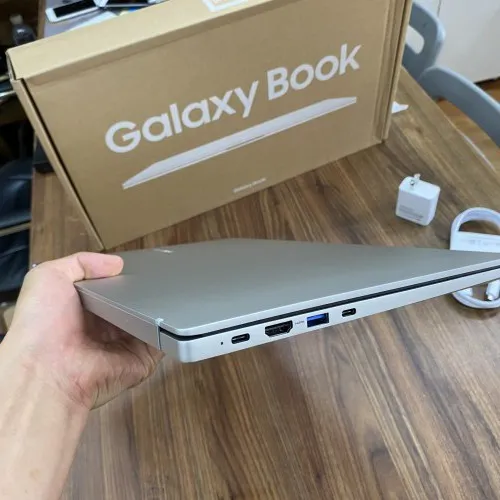 Samsung Galaxy Book 15 Core i7-1165G7 | RAM 16GB | SSD 256GB | 15.6 inch FHD | Like new 99%