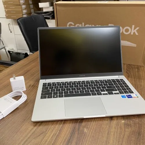 Samsung Galaxy Book 15 Core i7-1165G7 | RAM 16GB | SSD 256GB | 15.6 inch FHD | Like new 99%