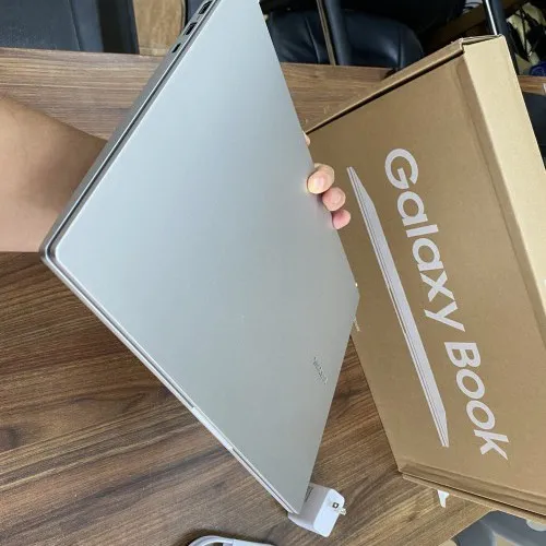 Samsung Galaxy Book 15 Core i7-1165G7 | RAM 16GB | SSD 256GB | 15.6 inch FHD | Like new 99%