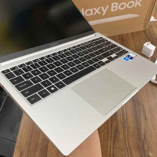 Samsung Galaxy Book 15 Core i7-1165G7 | RAM 16GB | SSD 256GB | 15.6 inch FHD | Like new 99%