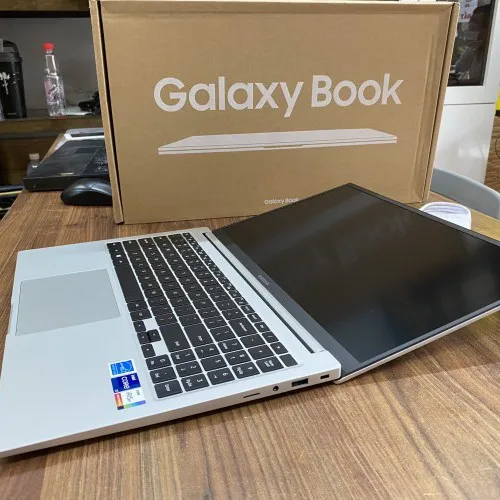 Samsung Galaxy Book 15 Core i7-1165G7 | RAM 16GB | SSD 256GB | 15.6 inch FHD | Like new 99%