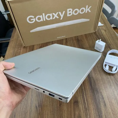 Samsung Galaxy Book 15 Core i7-1165G7 | RAM 16GB | SSD 256GB | 15.6 inch FHD | Like new 99%