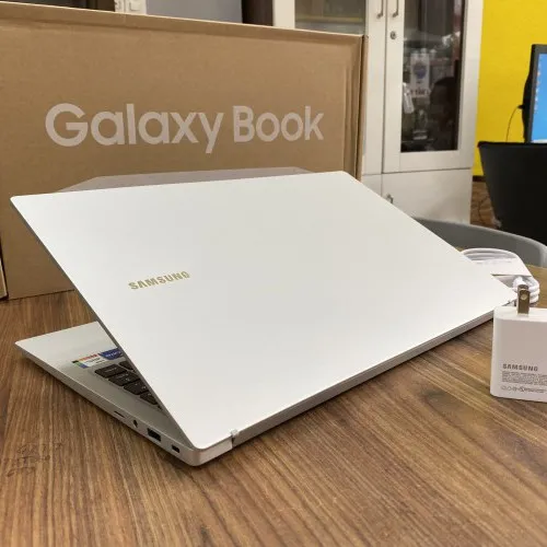 Samsung Galaxy Book 15 Core i7-1165G7 | RAM 16GB | SSD 256GB | 15.6 inch FHD | Like new 99%