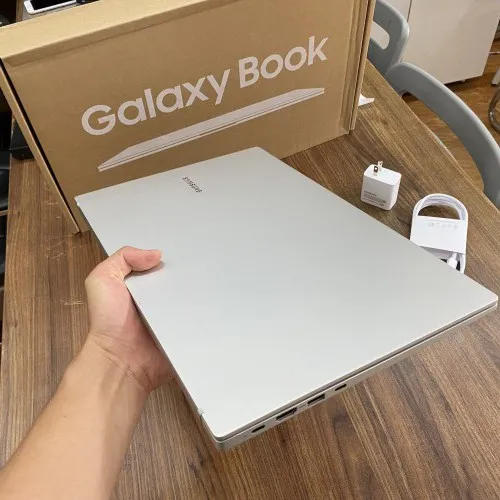 Samsung Galaxy Book 15 Core i7-1165G7 | RAM 16GB | SSD 256GB | 15.6 inch FHD | Like new 99%