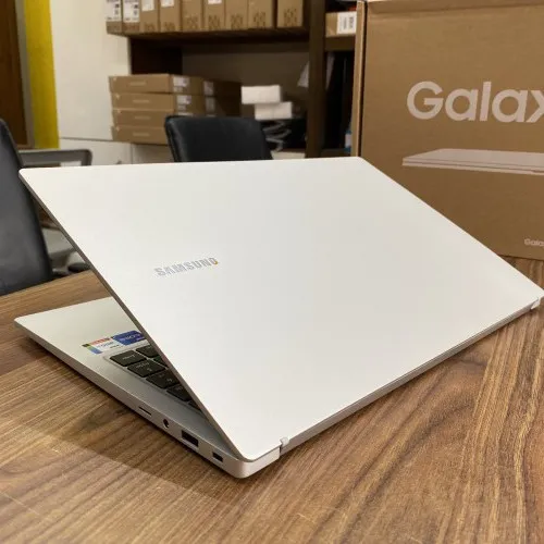 Samsung Galaxy Book 15 Core i7-1165G7 | RAM 16GB | SSD 256GB | 15.6 inch FHD | Like new 99%