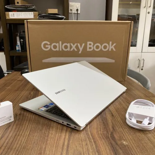 Samsung Galaxy Book 15 Core i7-1165G7 | RAM 16GB | SSD 256GB | 15.6 inch FHD | Like new 99%