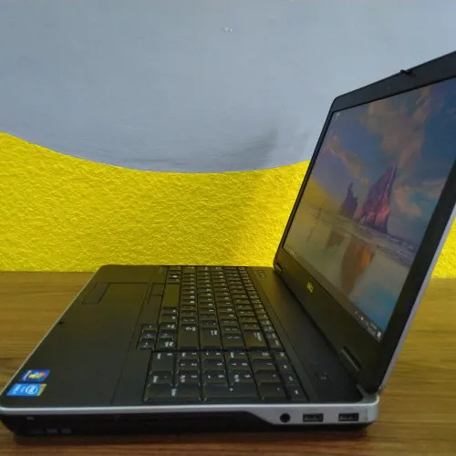 Laptop cũ Dell Latitude E6540 Core i7-4610M | RAM 8GB | SSD 256GB | AMD Radeon HD 8790M | Màn hình 15.6 inch FHD 1920 x 1080 IPS chống chói - Xách Tay USA - USED 97% - Zin 100%