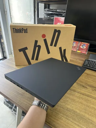 Lenovo ThinkPad P14s Gen 2 Core i7-1185G7 | RAM 48GB | SSD 1TB | Quadro T500 4GB |  14 inch 4K UHD | New Outlet Fulbox