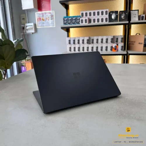 Surface laptop 4 max option matte Black- i7-1185G7 | RAM 32GB | SSD 1TB | 13.5 inch QHD+ Touch Like new 97%