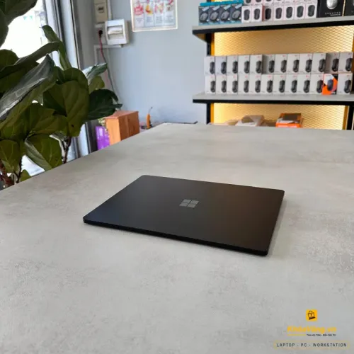 Surface laptop 4 max option matte Black- i7-1185G7 | RAM 32GB | SSD 1TB | 13.5 inch QHD+ Touch Like new 97%