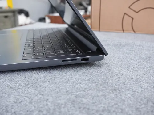 Lenovo LOQ 15ARP10E | Ryzen 7 170 | RAM 16GB DDR5 | 512GB SSD | RTX 4050 6GB | 15.6 inch FHD 144Hz | Luna Grey | New Fullbox