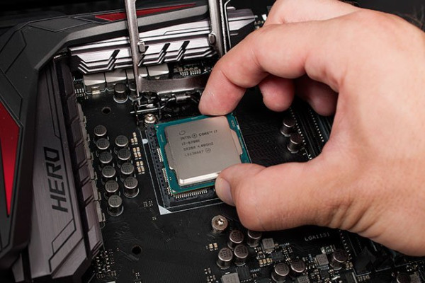 Sự khác nhau giữa CPU 4 nhân và 8 nhân là gì?
