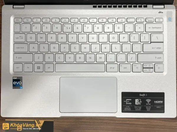 Bàn phím và trackpad trên laptop Acer được đánh giá cao về chất lượng