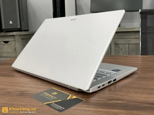 Laptop Acer Swift có thiết kế mỏng, nhẹ phù hợp với khách hàng thường xuyên di chuyển