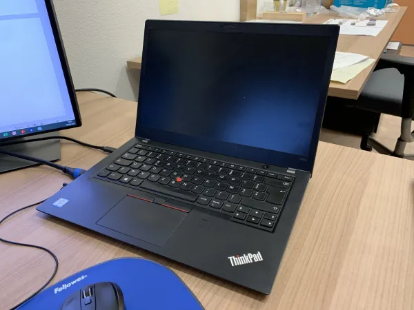 Laptop Lenovo Thinkpad Cũ - Khóa Vàng