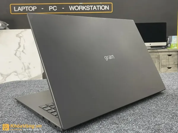 Laptop LG Gram cũ được thiết kế với khối lượng nhẹ