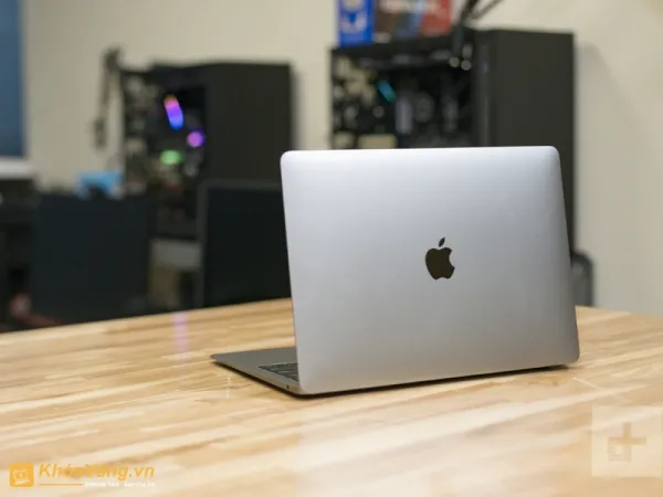 Các phiên bản MacBook cũ thường có cấu hình cao và hiệu suất tốt