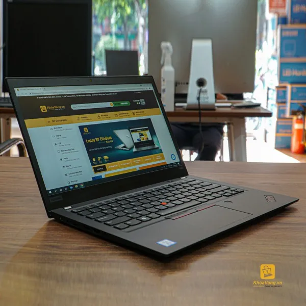 ThinkPad T490s hướng tới đối tượng doanh nhân hay phải di chuyển nhiều