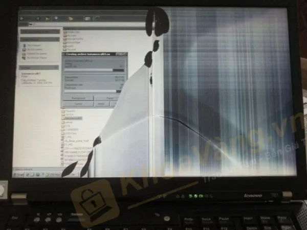 khắc phục màn hình laptop bị sọc đen