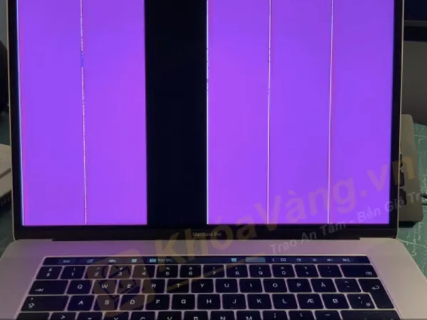 lỗi màn hình macbook bị sọc