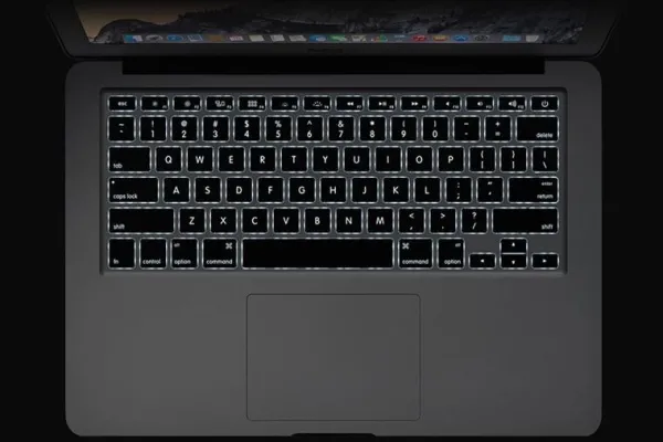 Làm thế nào để biết laptop có đèn nền của bàn phím hay không? 
