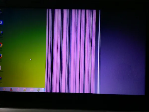 màn hình laptop bị sọc chéo