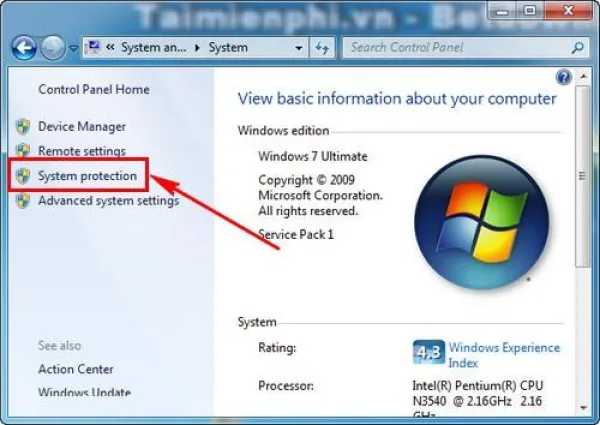  Chọn mục System Protection ở thanh bên trái cửa sổ.
