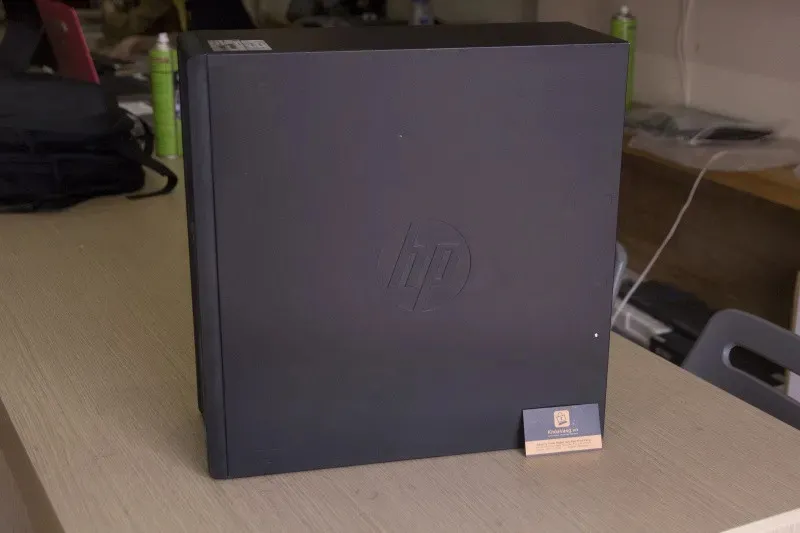 HP Z420 sở hữu kiểu dáng vuông vức