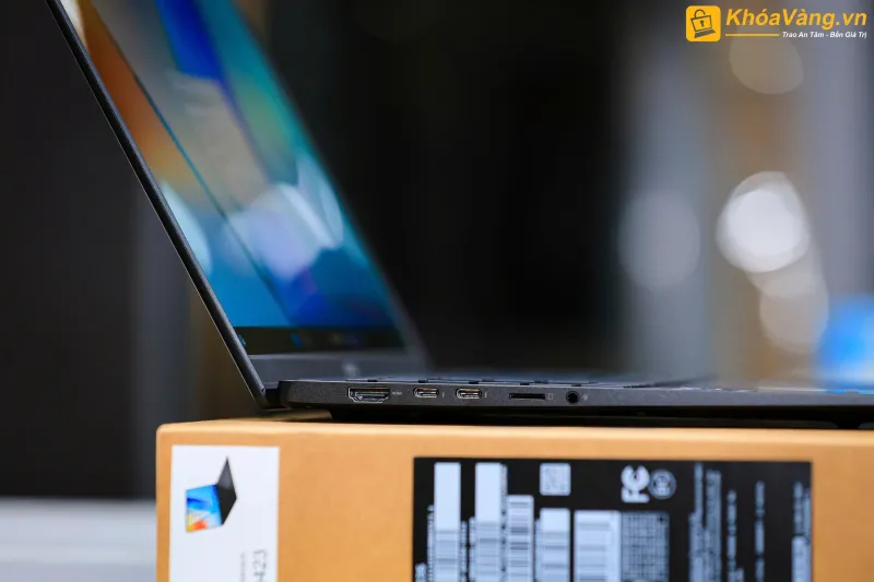 Cổng kết nối ASUS Q423